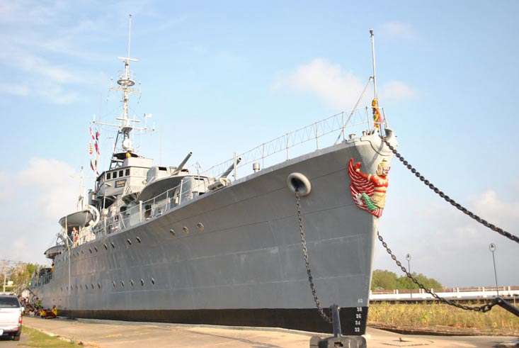 เรือรบ ป้อมพระจุลจอมเกล้า.jpg