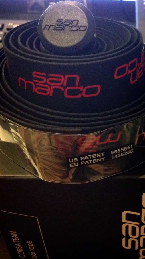 San Macro Italy รุ่น Preso Corsa - Team EVA GEL มี2แบบ ตัวอักษร ดำแดง และ ดำขาว ราคา 850  / ems+50