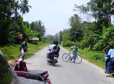 ถนนขรุขระเกี่ยวกันล้ม