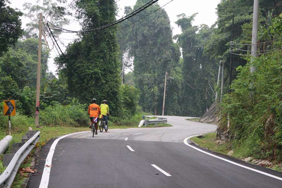 ถนนว่างตลอดทาง ปั่นกันสบายเลย
