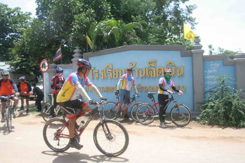 16สค.52 300_resize.jpg