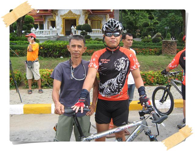 ช่างประจำทีมกะนักแข่งประจำกลุ่ม