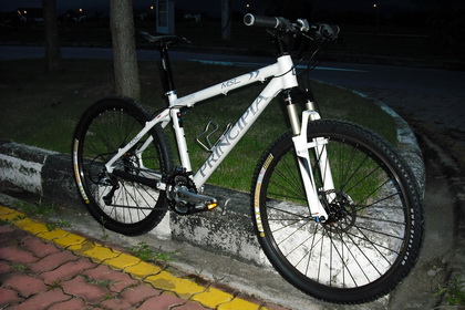 "ขาวอวบ"ของบอลครับ