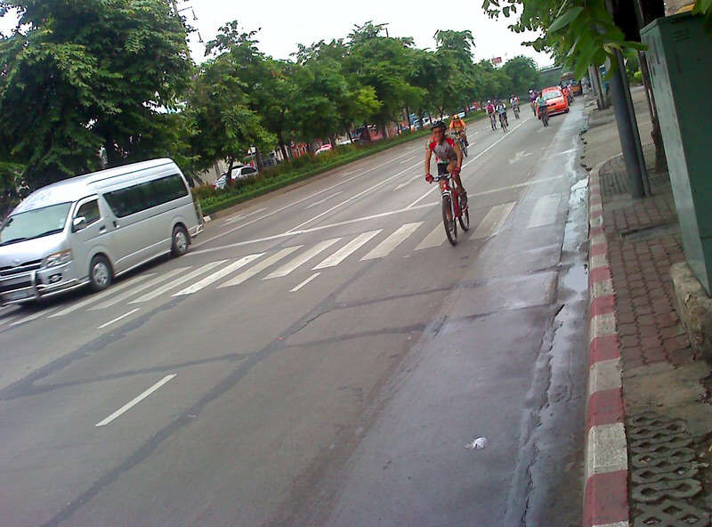 moto_0151_resize.jpg