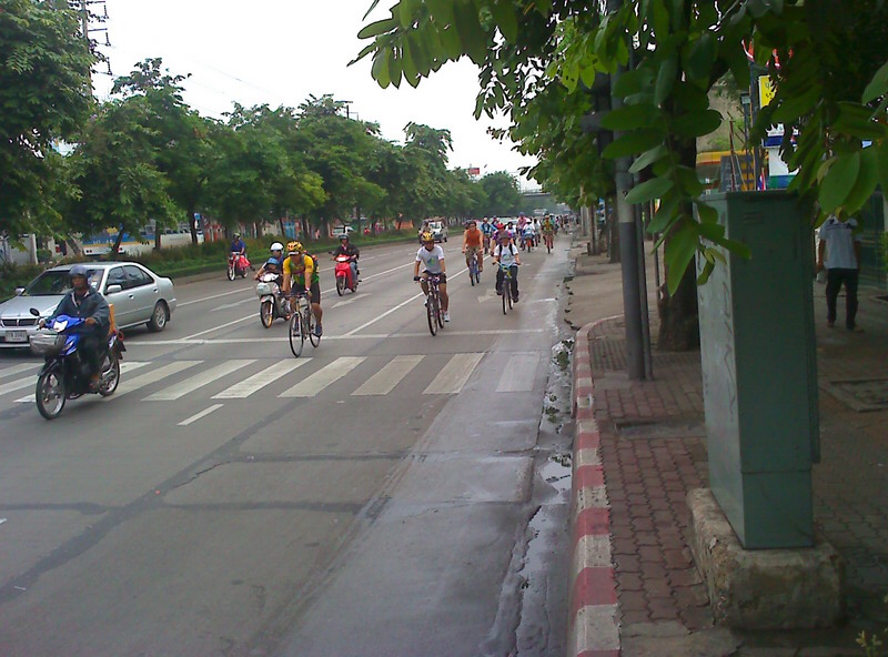 moto_0157_resize.jpg