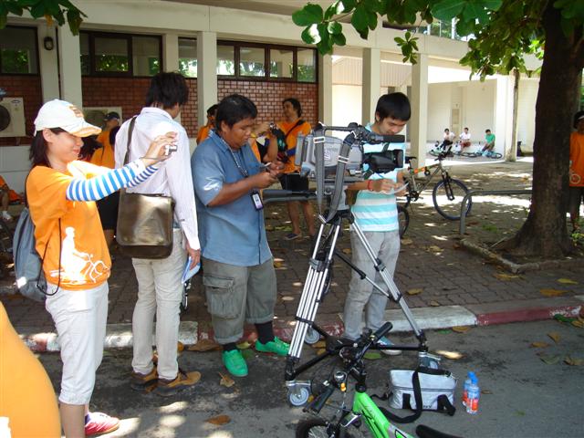 นักข่าวของสถานีโทรทัศน์ช่อง 11