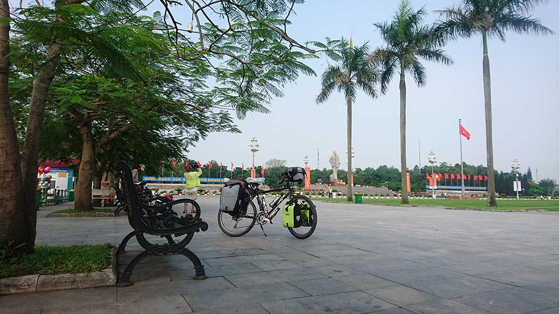 170425083314QuỳnhNghĩa-Z5-032r.jpg