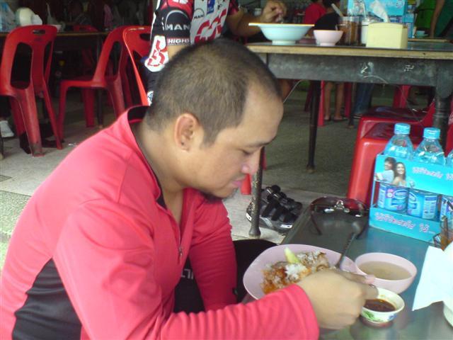หมู........แด.....ง....