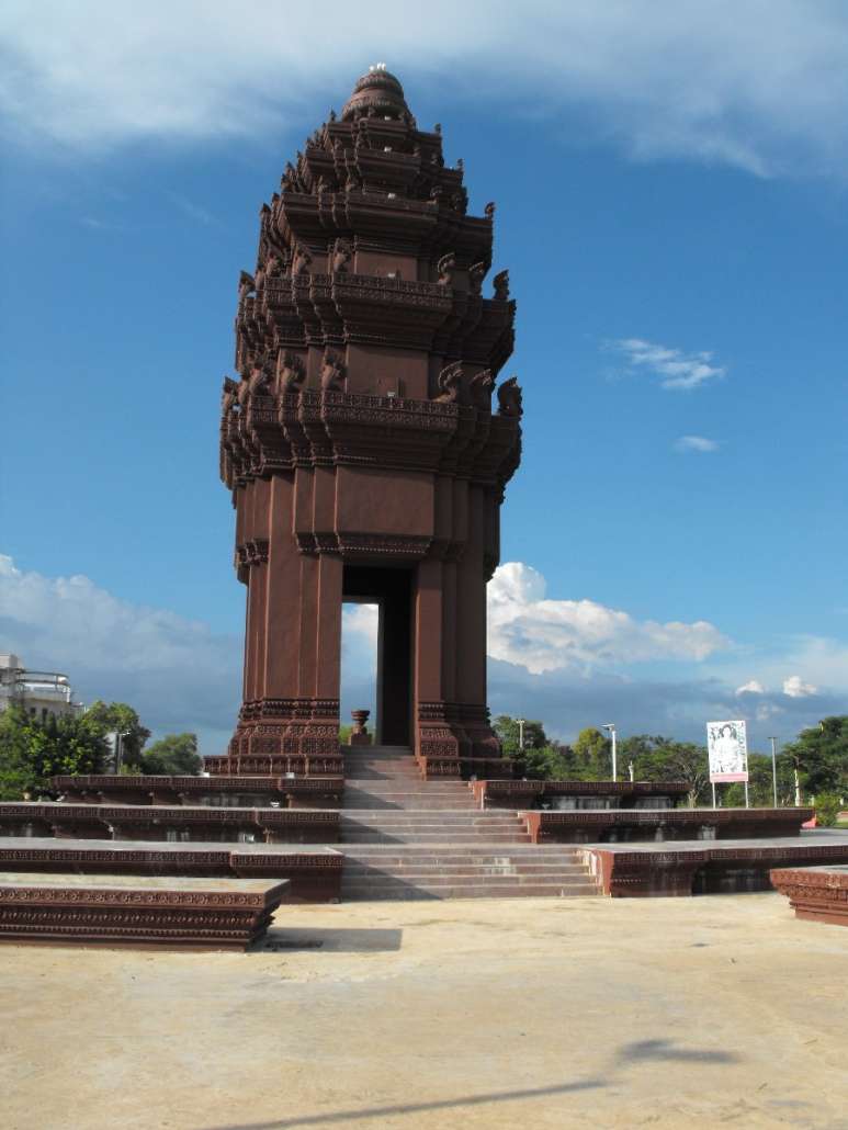 ละลุ สภาพภูมิประเทศที่สวยงาม สถานที่ท่องเที่ยวของกรุงสำโรง