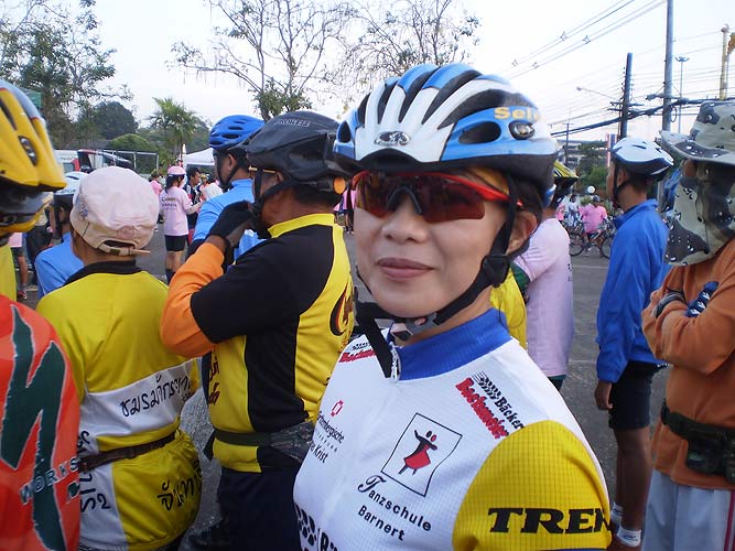 ไม่ใช้ใครครับเพื่อนผมเอง