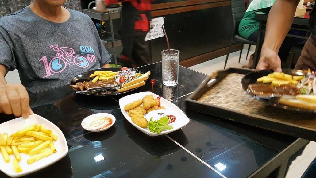 190416190105NathaweeS7079r.jpg