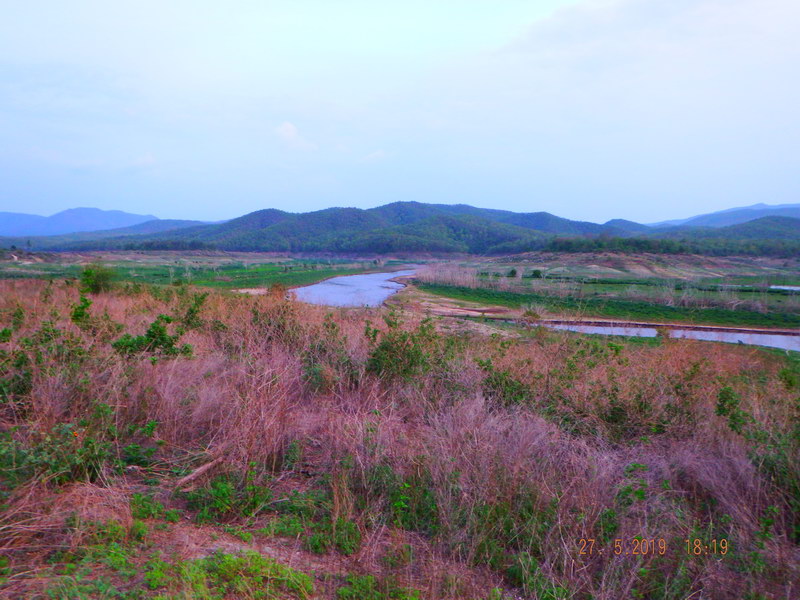 เหนือเขื่อนภูมิพล00182.JPG