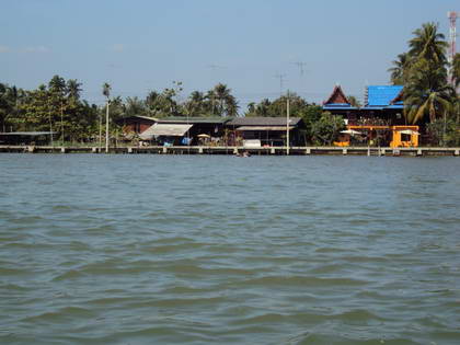 ภาพบรรยากาศแม่น้ำแม่กลอง อัมพวา ใสสะอาดมาก