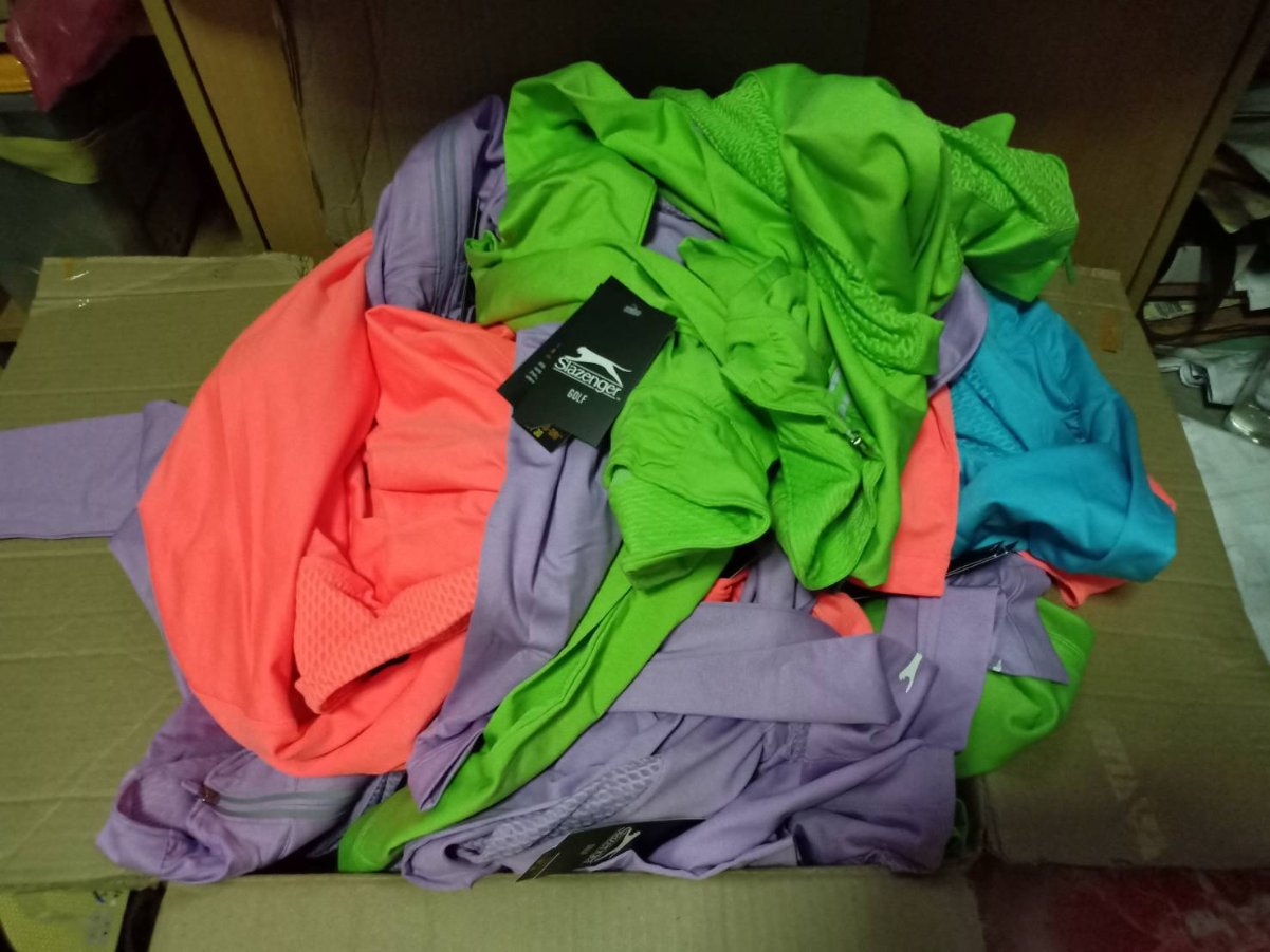 เสื้อแขนยาวสีสะดุดตา 30 ตัวแจกผู้ร่วมปั่นเท่านั้นครับ
