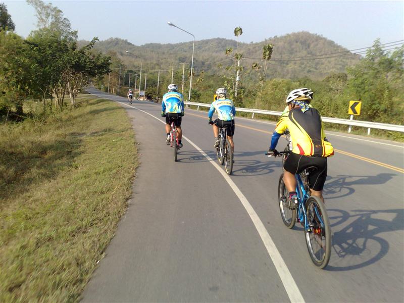 บนเส้นทางนางั่วจะขึ้นเนิน