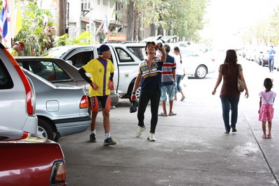 ถึงแล้วครับ ตลาดนครเนื่องเขต