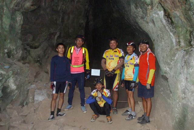 ต่อไปที่ถ้ำเขาโหรง ที่พบหัวกะโหลกโบราณ