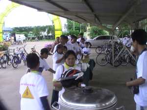 รองท้องกันก่อน